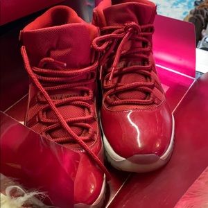 MEN SIZE 11 AIR JORDAN 11 RETRO